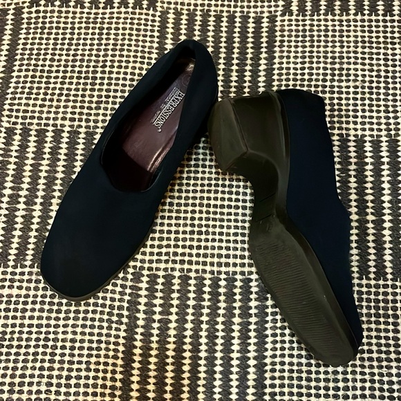Vintage navy loafers, size 5 - Picture 4 of 5